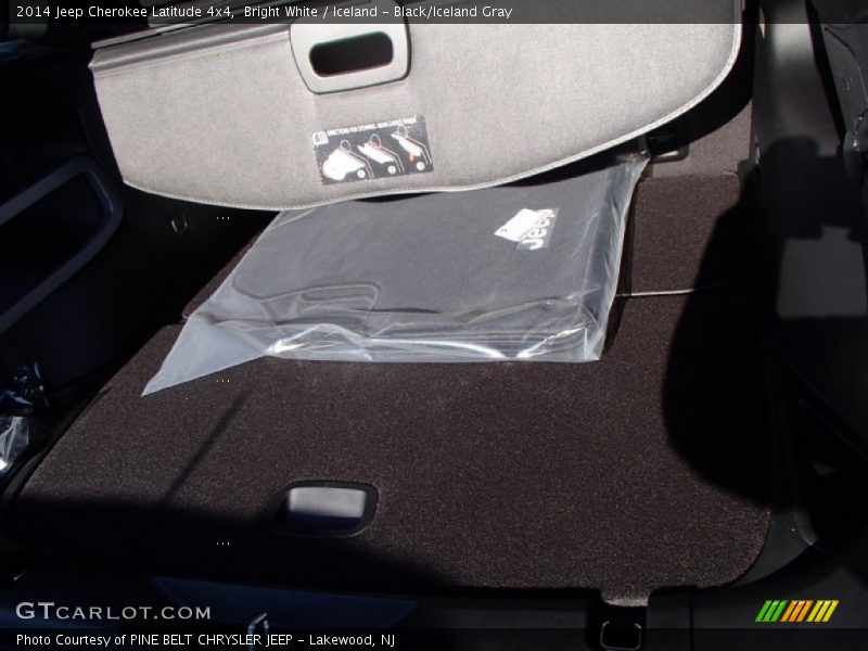 Bright White / Iceland - Black/Iceland Gray 2014 Jeep Cherokee Latitude 4x4