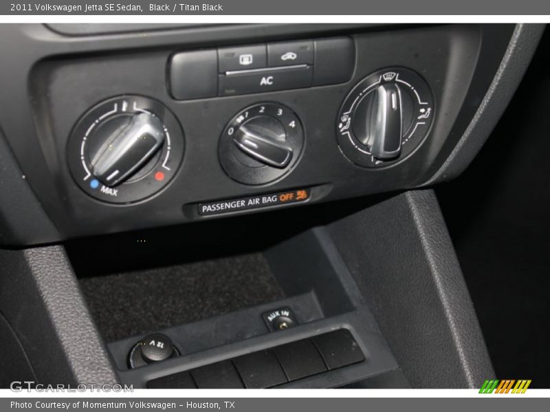 Black / Titan Black 2011 Volkswagen Jetta SE Sedan
