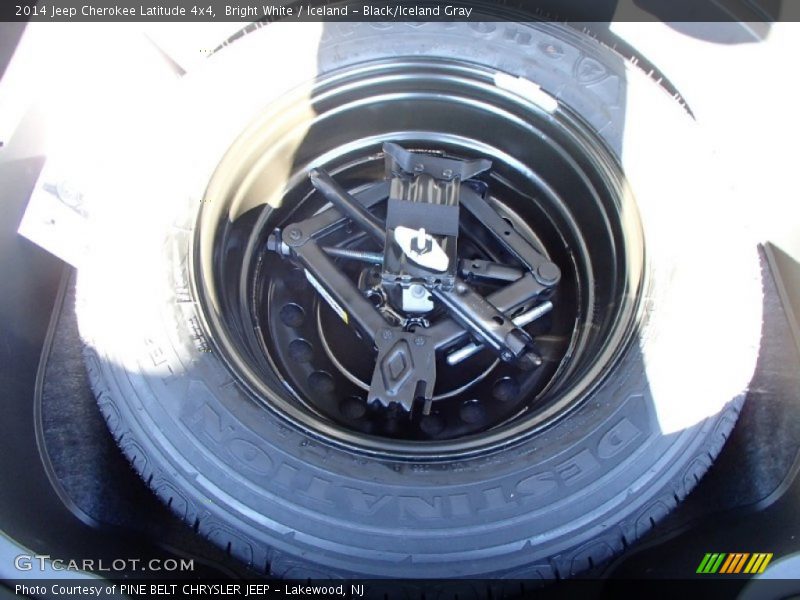Bright White / Iceland - Black/Iceland Gray 2014 Jeep Cherokee Latitude 4x4