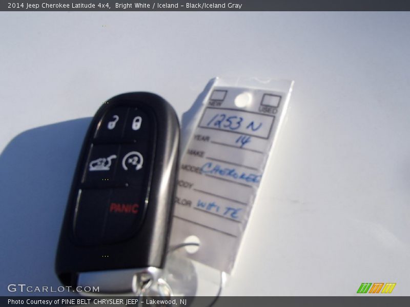 Bright White / Iceland - Black/Iceland Gray 2014 Jeep Cherokee Latitude 4x4