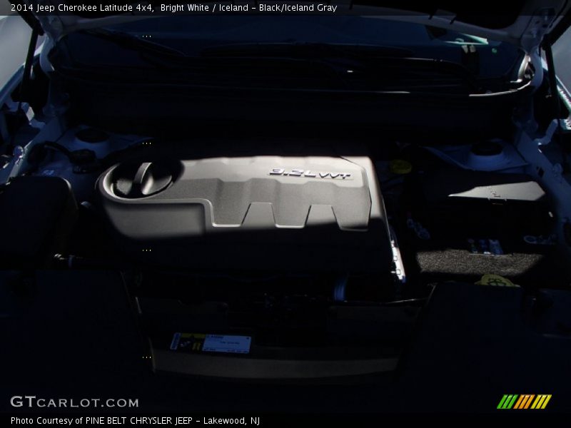Bright White / Iceland - Black/Iceland Gray 2014 Jeep Cherokee Latitude 4x4