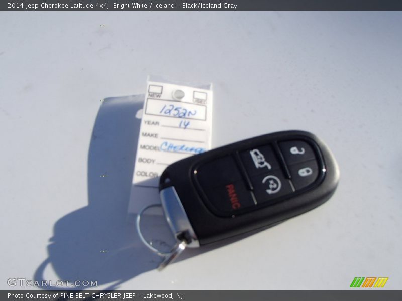 Bright White / Iceland - Black/Iceland Gray 2014 Jeep Cherokee Latitude 4x4