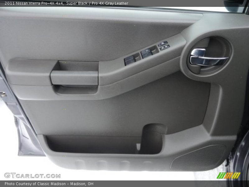 Super Black / Pro 4X Gray Leather 2011 Nissan Xterra Pro-4X 4x4