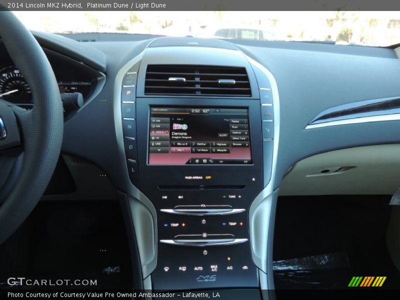 Controls of 2014 MKZ Hybrid