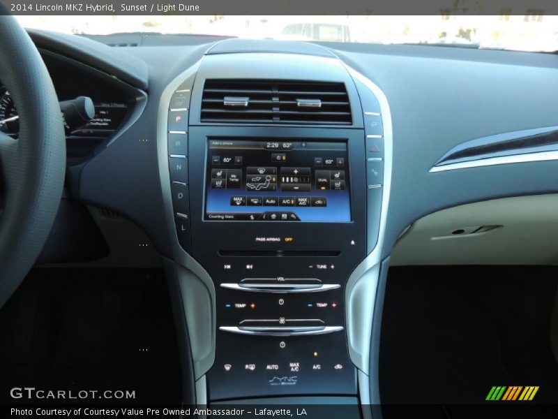 Controls of 2014 MKZ Hybrid