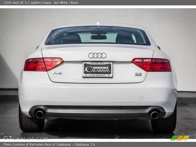 Ibis White / Black 2009 Audi A5 3.2 quattro Coupe