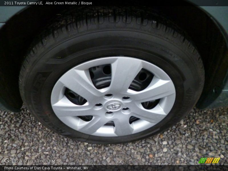 Aloe Green Metallic / Bisque 2011 Toyota Camry LE