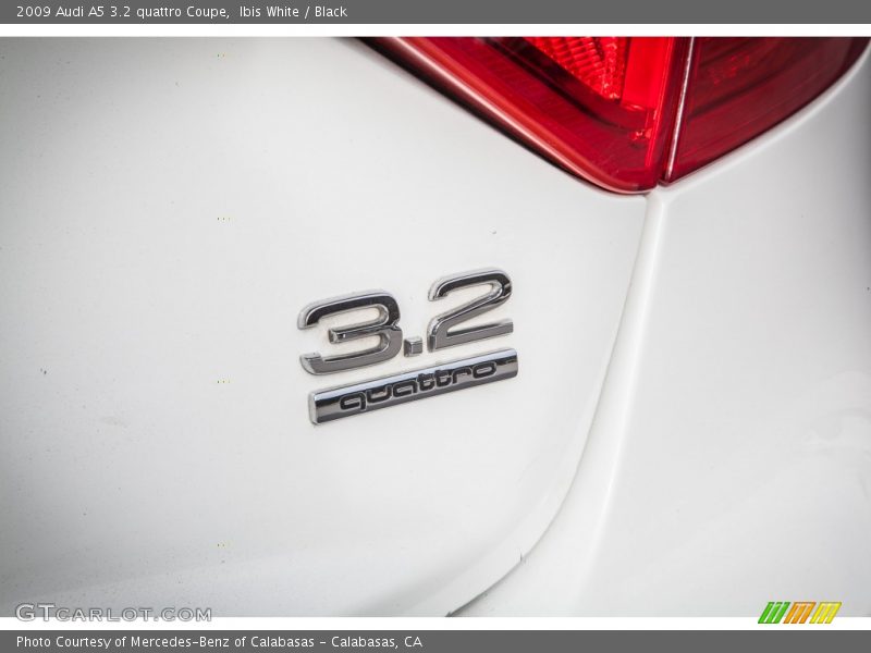 Ibis White / Black 2009 Audi A5 3.2 quattro Coupe