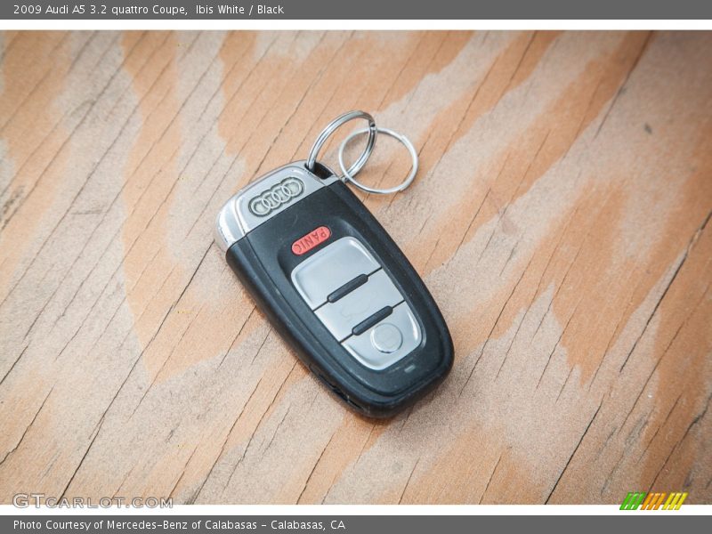 Ibis White / Black 2009 Audi A5 3.2 quattro Coupe