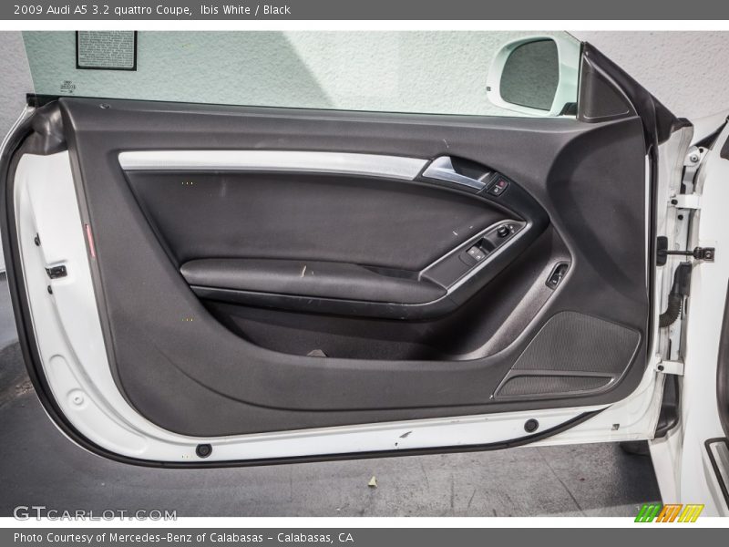 Ibis White / Black 2009 Audi A5 3.2 quattro Coupe