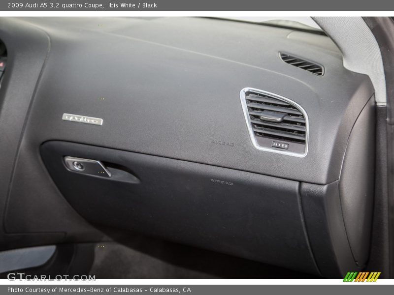 Ibis White / Black 2009 Audi A5 3.2 quattro Coupe