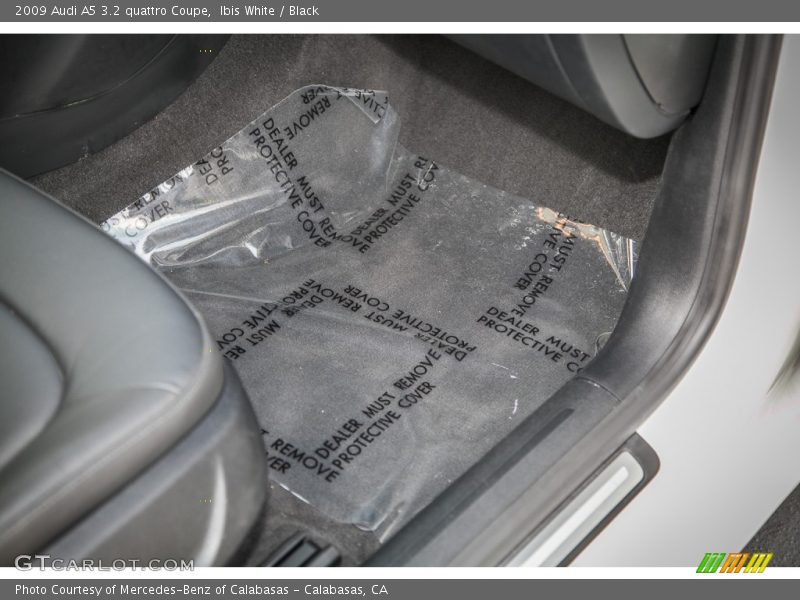 Ibis White / Black 2009 Audi A5 3.2 quattro Coupe