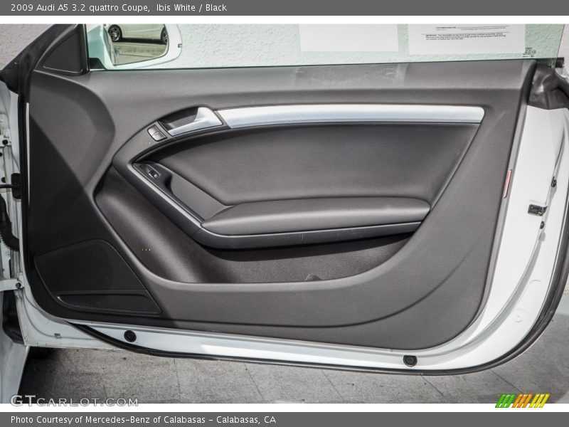 Ibis White / Black 2009 Audi A5 3.2 quattro Coupe