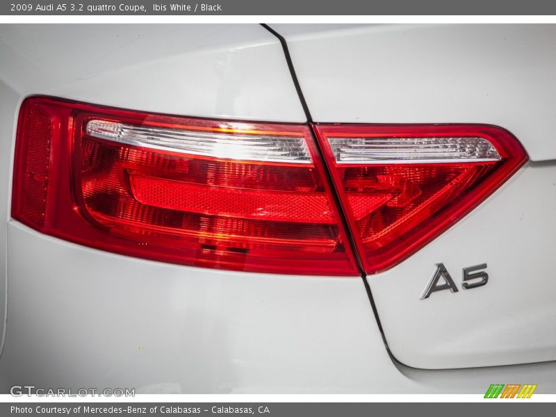 Ibis White / Black 2009 Audi A5 3.2 quattro Coupe