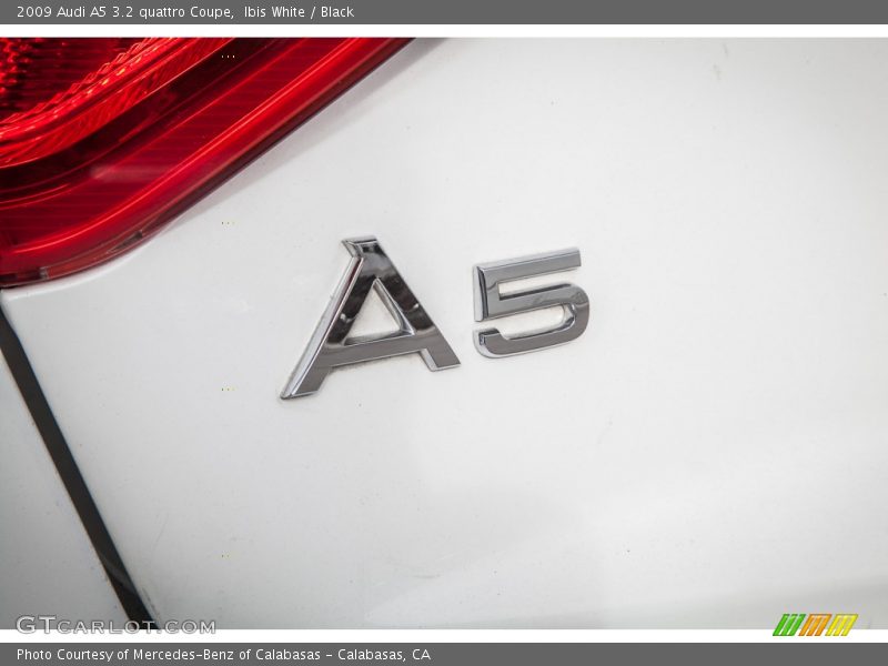 Ibis White / Black 2009 Audi A5 3.2 quattro Coupe