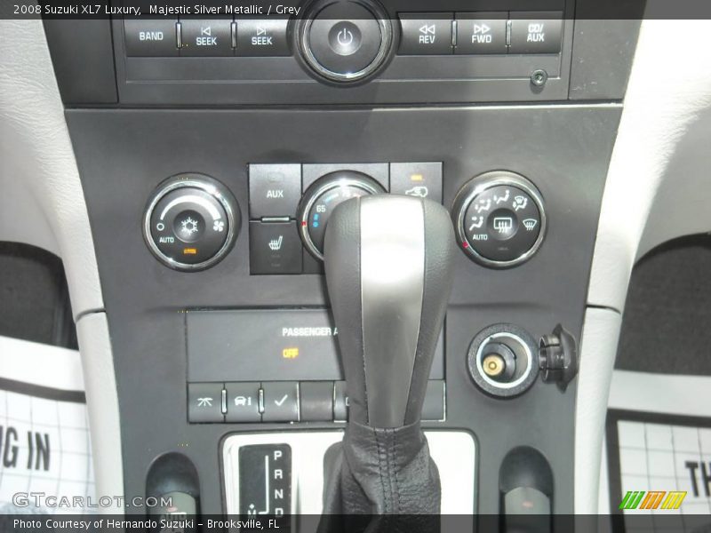 Majestic Silver Metallic / Grey 2008 Suzuki XL7 Luxury