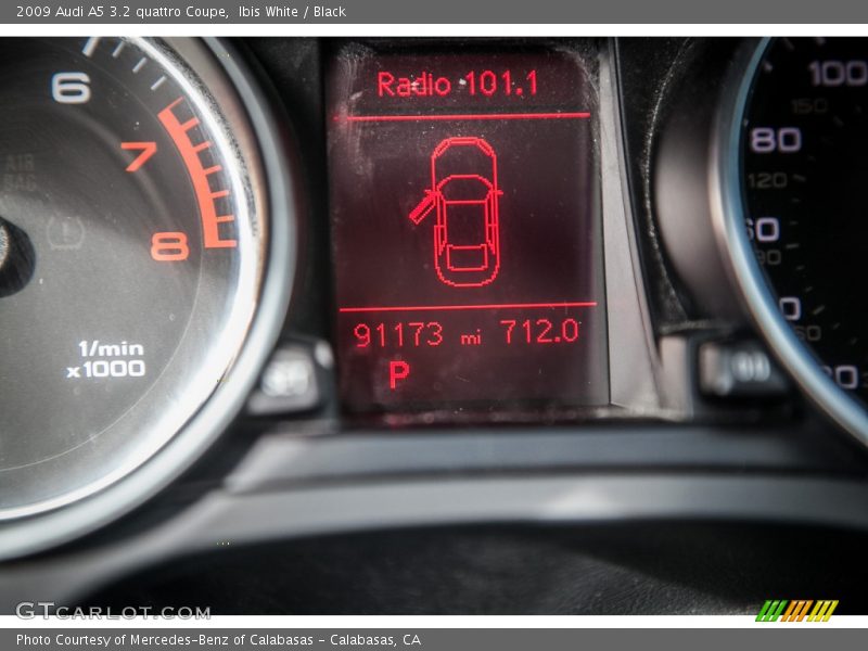Ibis White / Black 2009 Audi A5 3.2 quattro Coupe