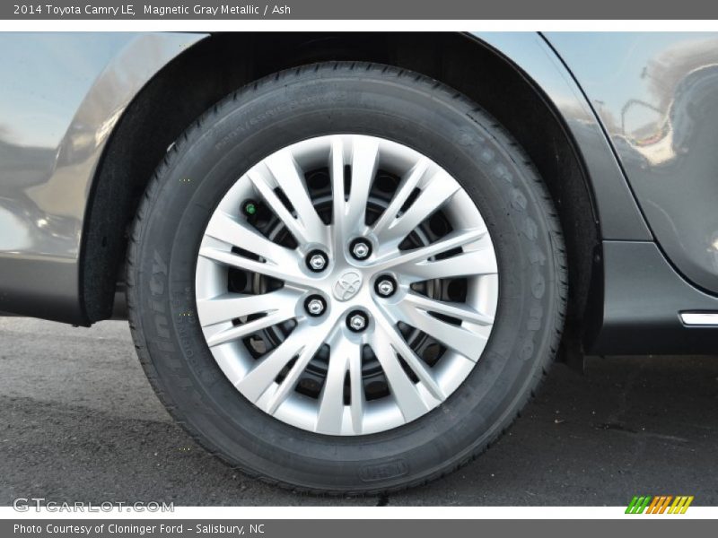 Magnetic Gray Metallic / Ash 2014 Toyota Camry LE