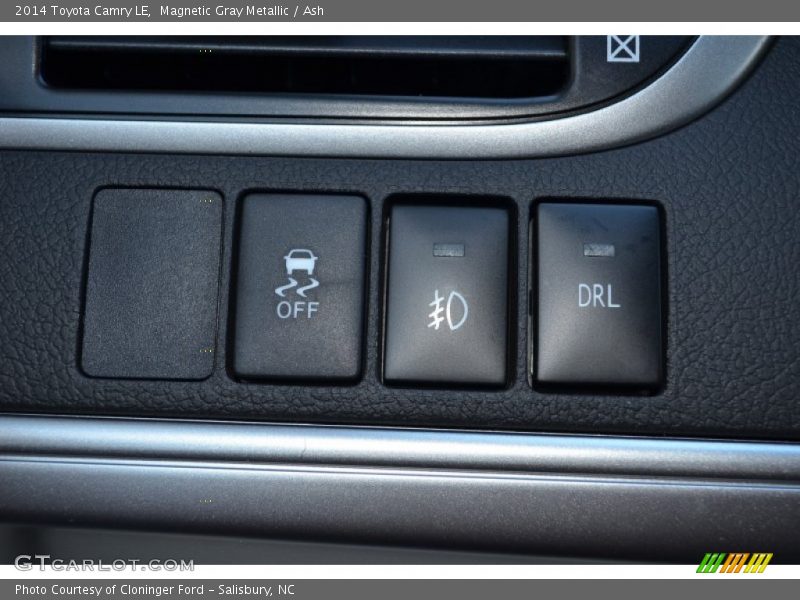 Magnetic Gray Metallic / Ash 2014 Toyota Camry LE