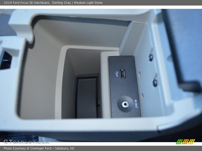 Sterling Gray / Medium Light Stone 2014 Ford Focus SE Hatchback
