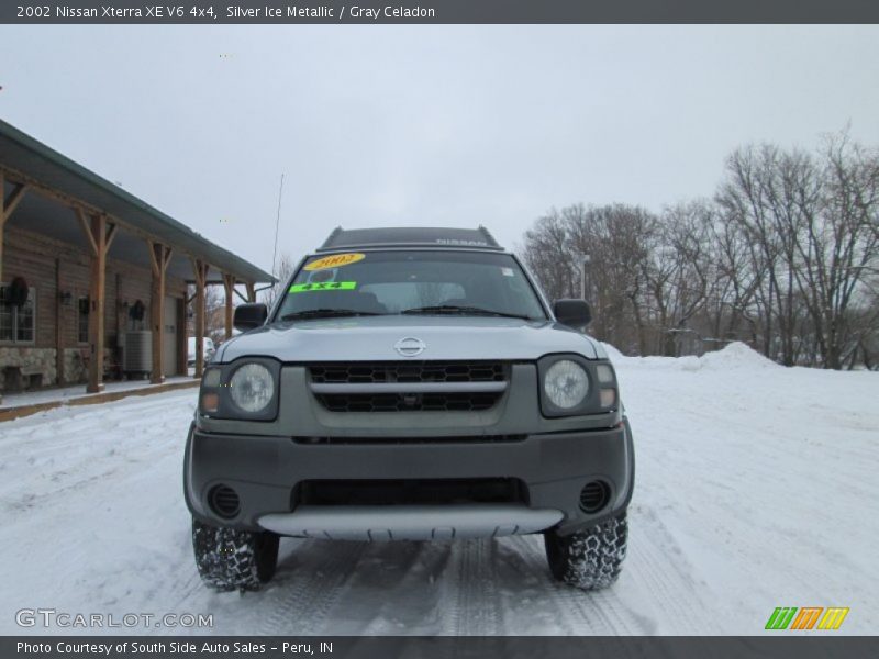 Silver Ice Metallic / Gray Celadon 2002 Nissan Xterra XE V6 4x4