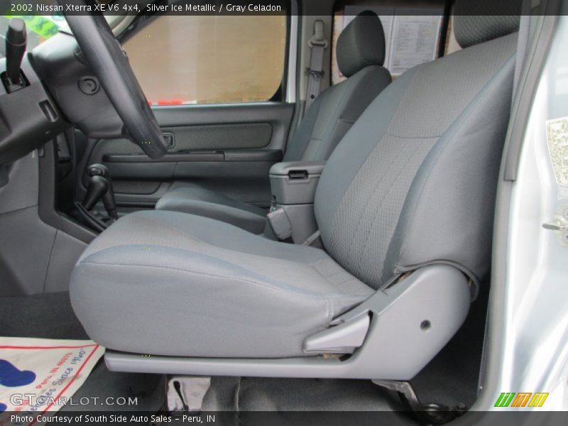 Silver Ice Metallic / Gray Celadon 2002 Nissan Xterra XE V6 4x4