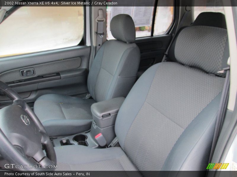 Silver Ice Metallic / Gray Celadon 2002 Nissan Xterra XE V6 4x4