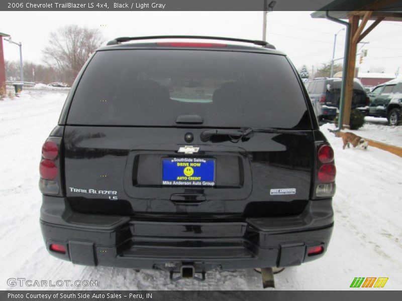 Black / Light Gray 2006 Chevrolet TrailBlazer LS 4x4