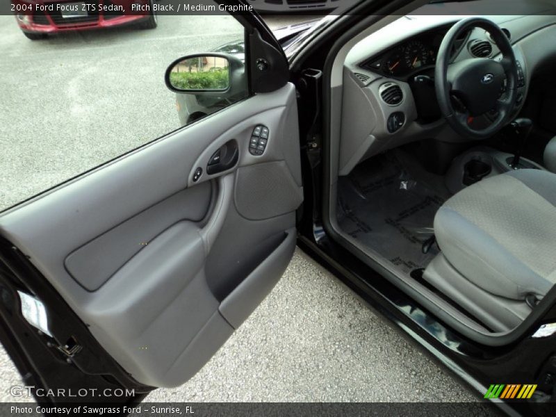 Pitch Black / Medium Graphite 2004 Ford Focus ZTS Sedan