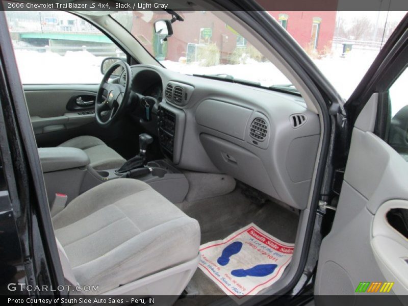 Black / Light Gray 2006 Chevrolet TrailBlazer LS 4x4
