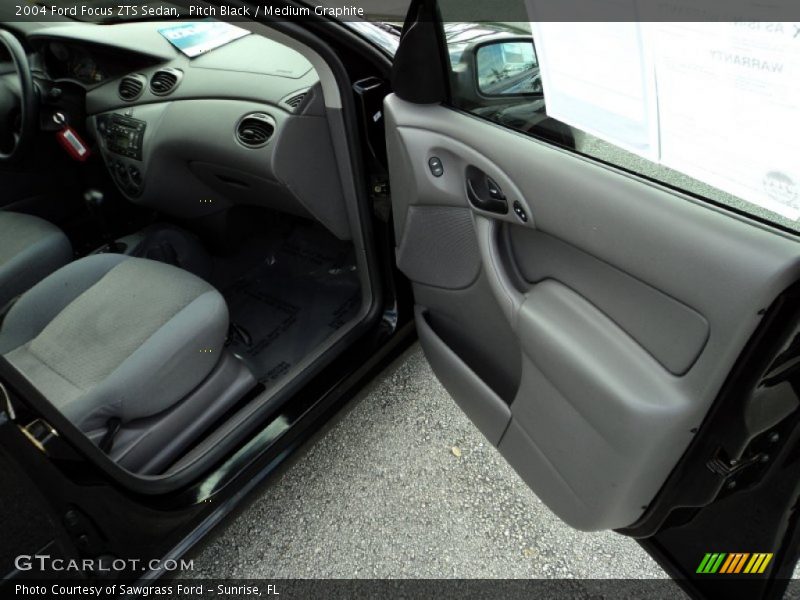 Pitch Black / Medium Graphite 2004 Ford Focus ZTS Sedan