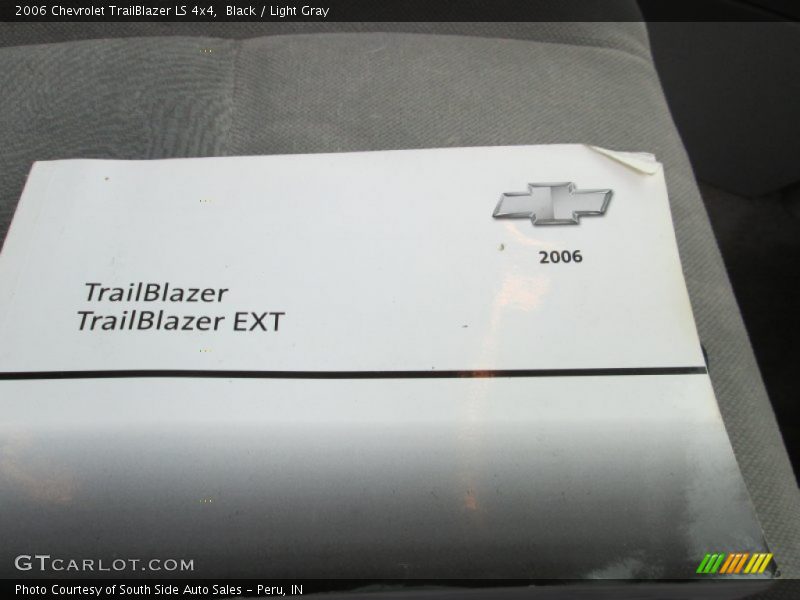 Black / Light Gray 2006 Chevrolet TrailBlazer LS 4x4