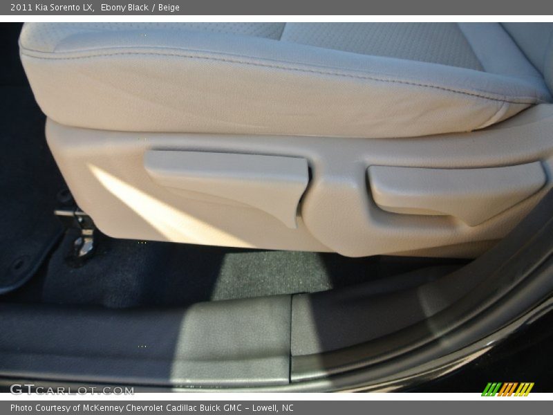 Ebony Black / Beige 2011 Kia Sorento LX