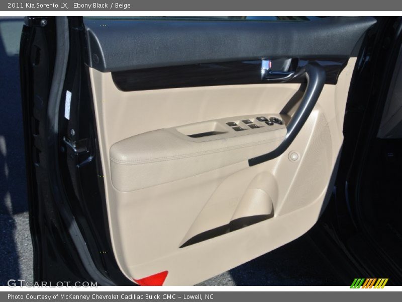 Ebony Black / Beige 2011 Kia Sorento LX