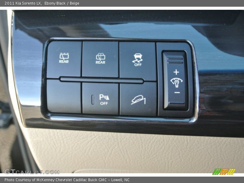 Ebony Black / Beige 2011 Kia Sorento LX