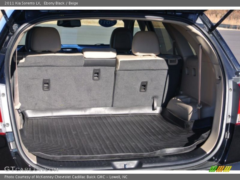 Ebony Black / Beige 2011 Kia Sorento LX