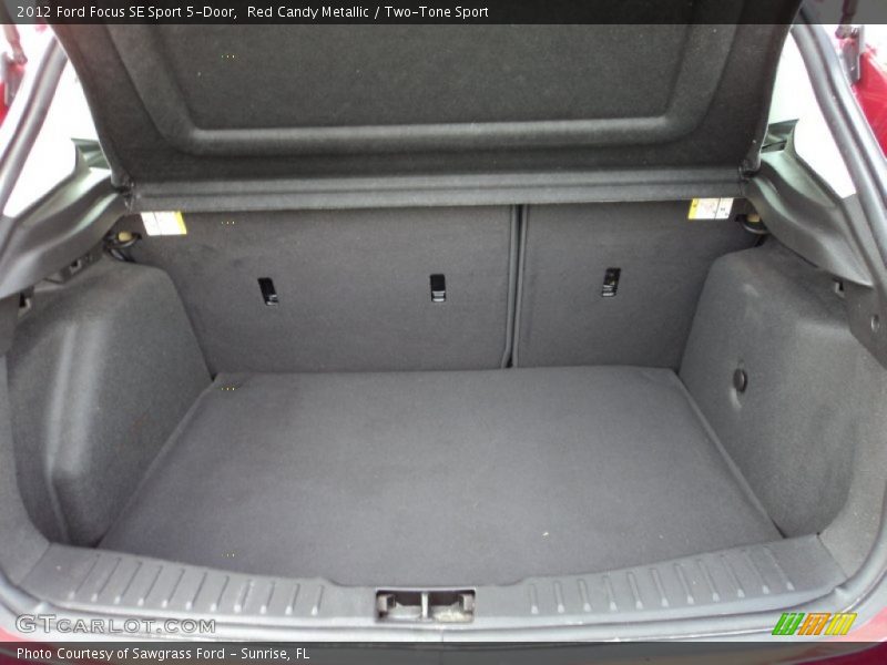 Red Candy Metallic / Two-Tone Sport 2012 Ford Focus SE Sport 5-Door