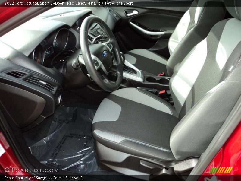 Red Candy Metallic / Two-Tone Sport 2012 Ford Focus SE Sport 5-Door