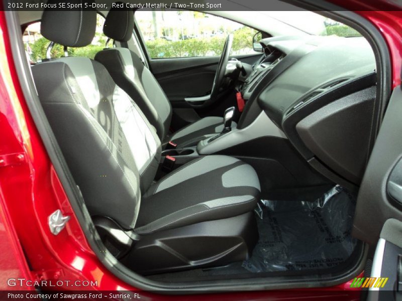 Red Candy Metallic / Two-Tone Sport 2012 Ford Focus SE Sport 5-Door