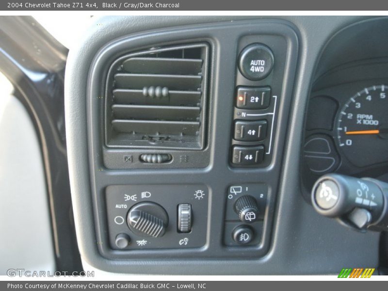 Black / Gray/Dark Charcoal 2004 Chevrolet Tahoe Z71 4x4