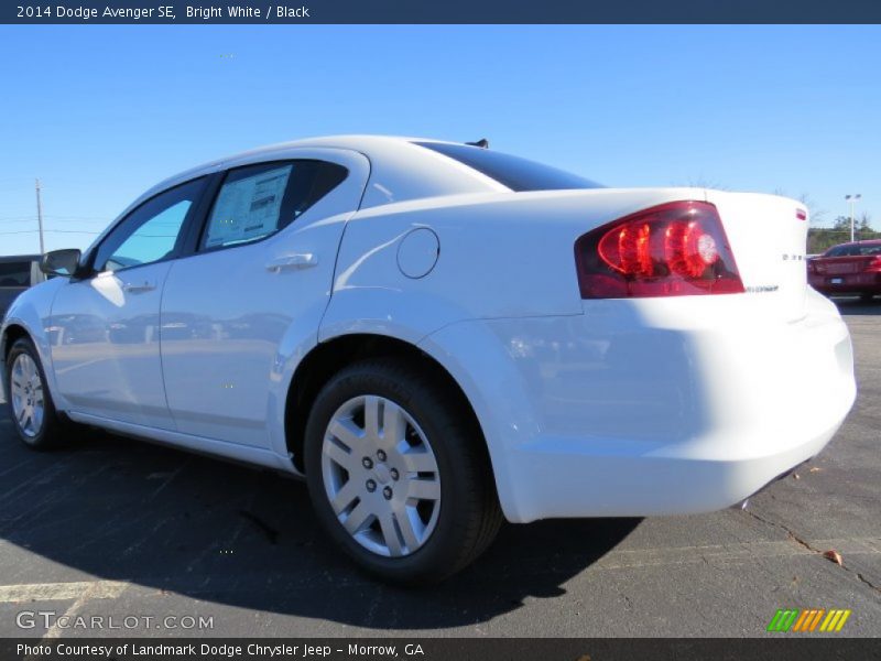 Bright White / Black 2014 Dodge Avenger SE