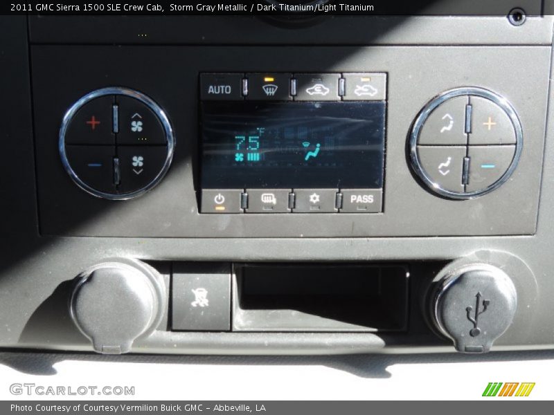 Storm Gray Metallic / Dark Titanium/Light Titanium 2011 GMC Sierra 1500 SLE Crew Cab