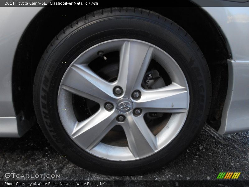 Classic Silver Metallic / Ash 2011 Toyota Camry SE