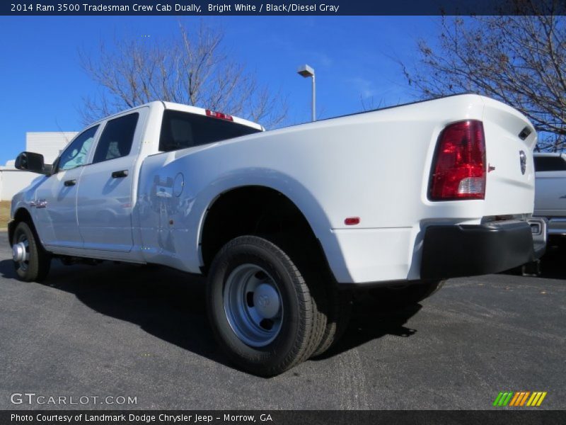 Bright White / Black/Diesel Gray 2014 Ram 3500 Tradesman Crew Cab Dually