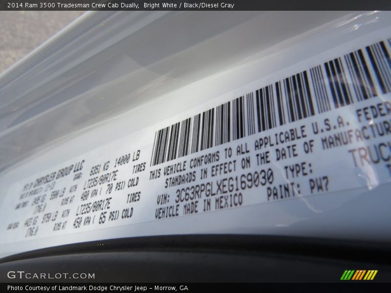 Bright White / Black/Diesel Gray 2014 Ram 3500 Tradesman Crew Cab Dually