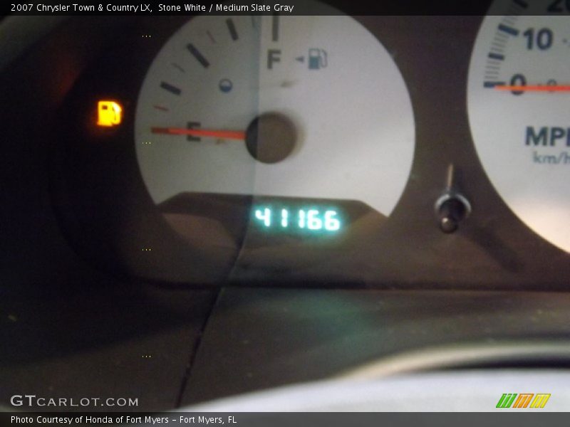 Stone White / Medium Slate Gray 2007 Chrysler Town & Country LX