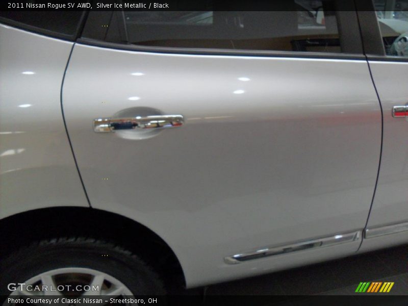 Silver Ice Metallic / Black 2011 Nissan Rogue SV AWD