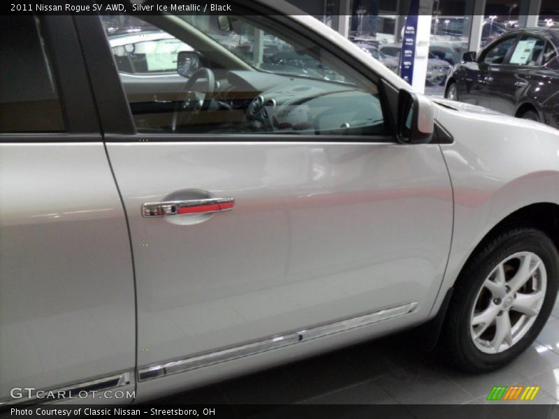 Silver Ice Metallic / Black 2011 Nissan Rogue SV AWD
