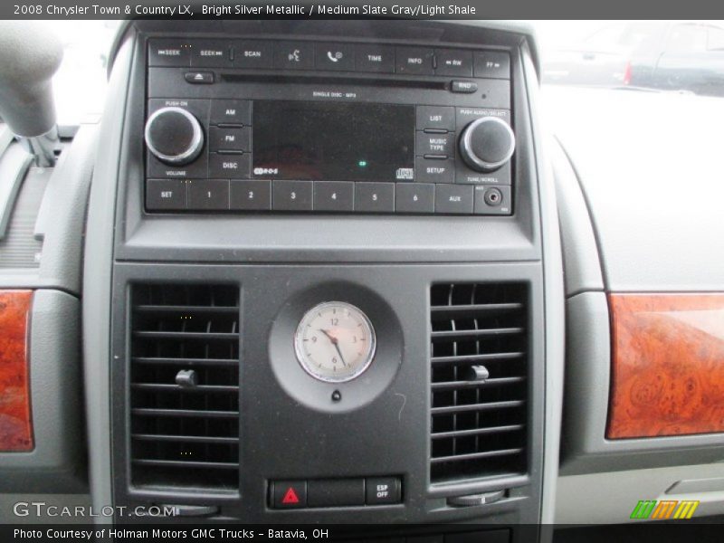 Bright Silver Metallic / Medium Slate Gray/Light Shale 2008 Chrysler Town & Country LX