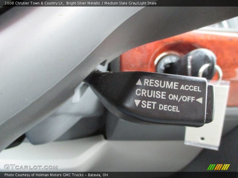 Bright Silver Metallic / Medium Slate Gray/Light Shale 2008 Chrysler Town & Country LX